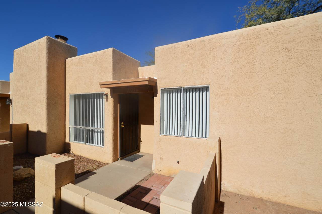 3329 E Water Street unit: B