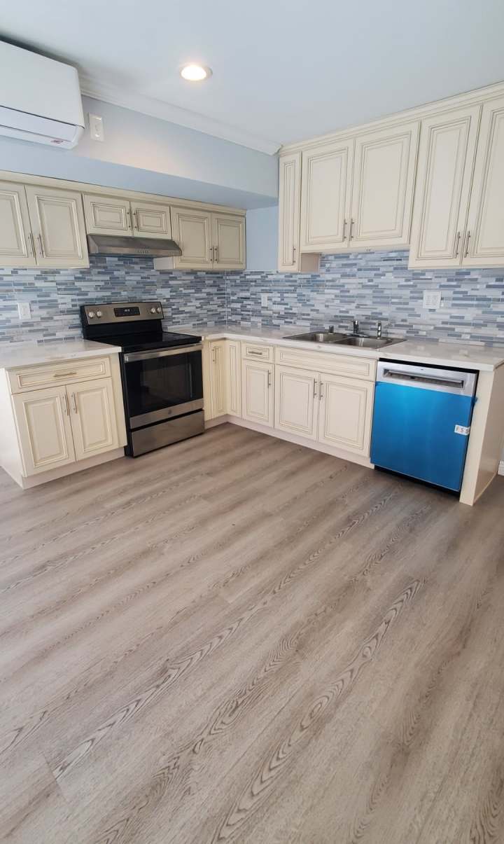 21215 1/2 De La Guerra Street