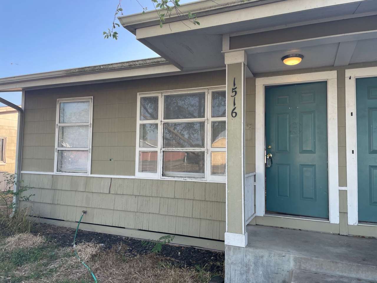 1/2 off first months rent-Cute 2/1 duplex-Freshly painted, wood floors, WD connections