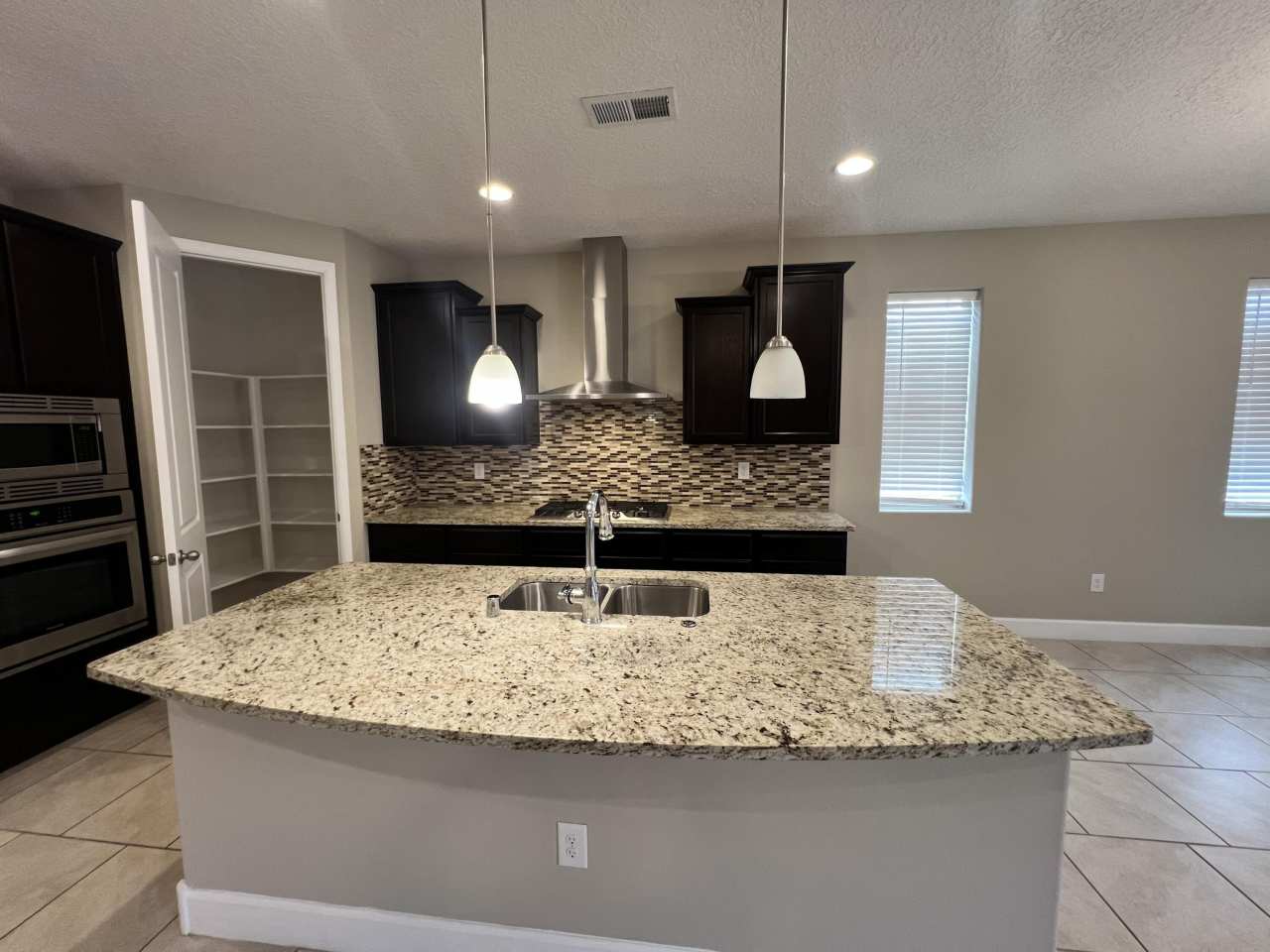 1955 CASTLE PEAK Loop NE