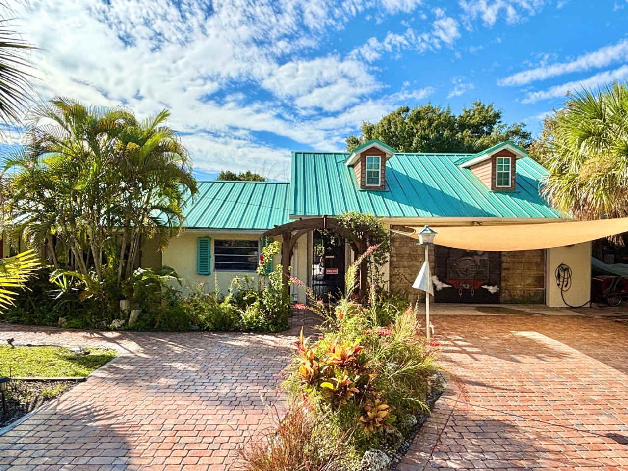 Fully Furnished Pool Home with Flexible Lease Terms!