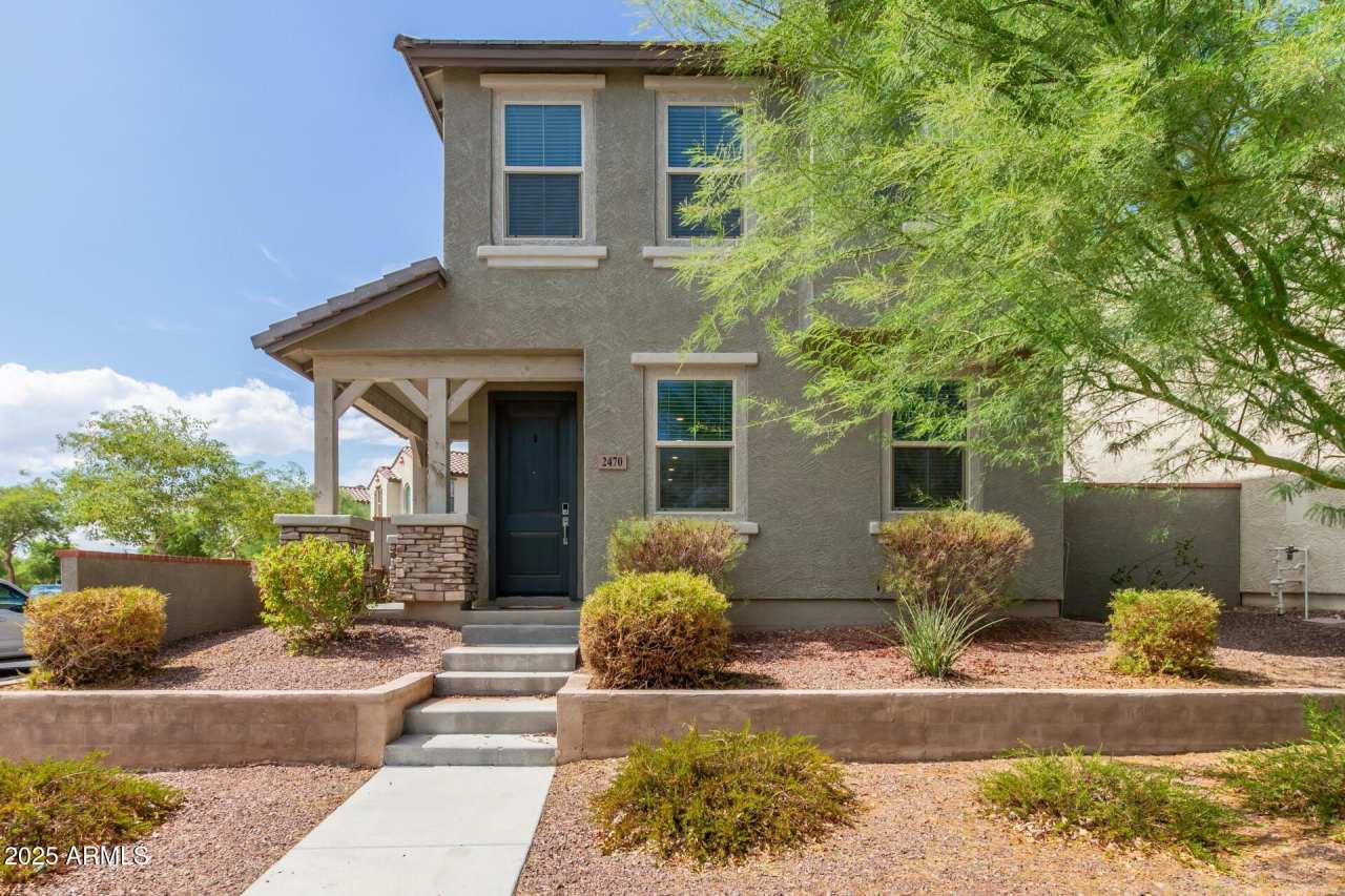 2470 N HERITAGE Street