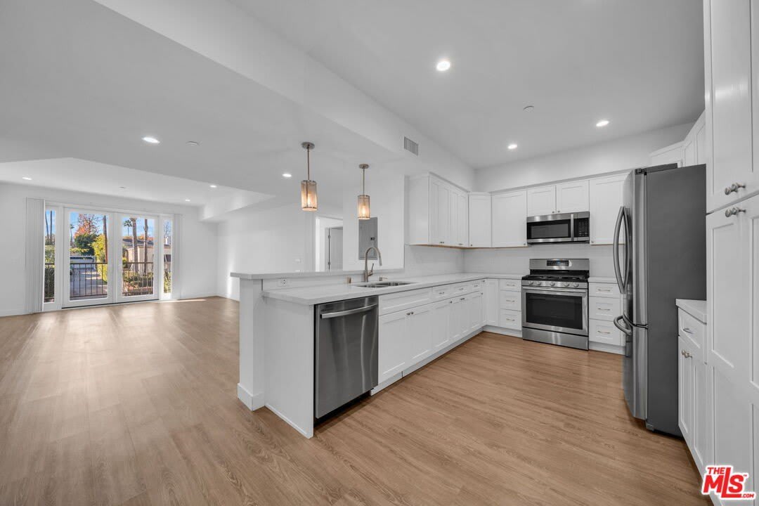 4114 Vantage Ave unit: 204