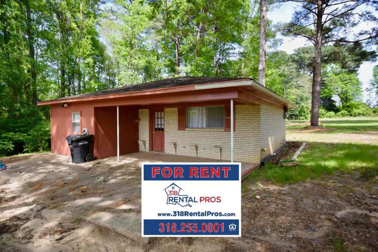 Studio Apartment with Large Yard