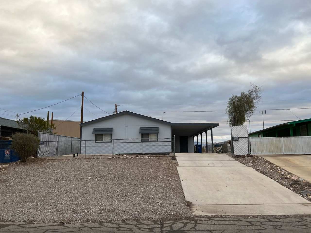 FIRST 2 WEEKS RENT FREE! Beautiful Remodeled 3Bedroom Doublewide