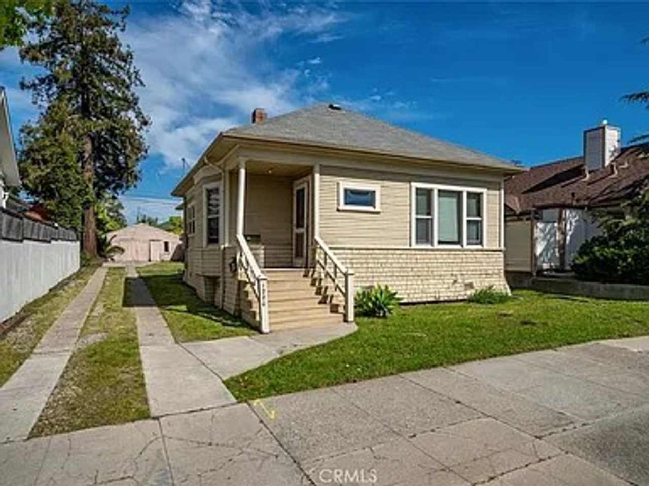 Charming 2 bedroom 1 bath bungalow in Mill Street Historic District