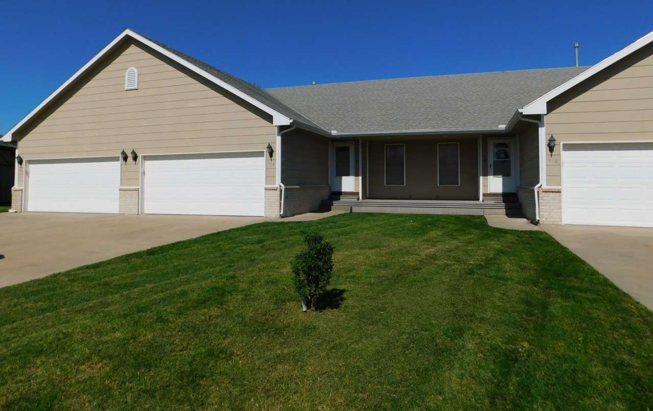 3 bedroom/2 bath home in quiet cul de sac in Andover!