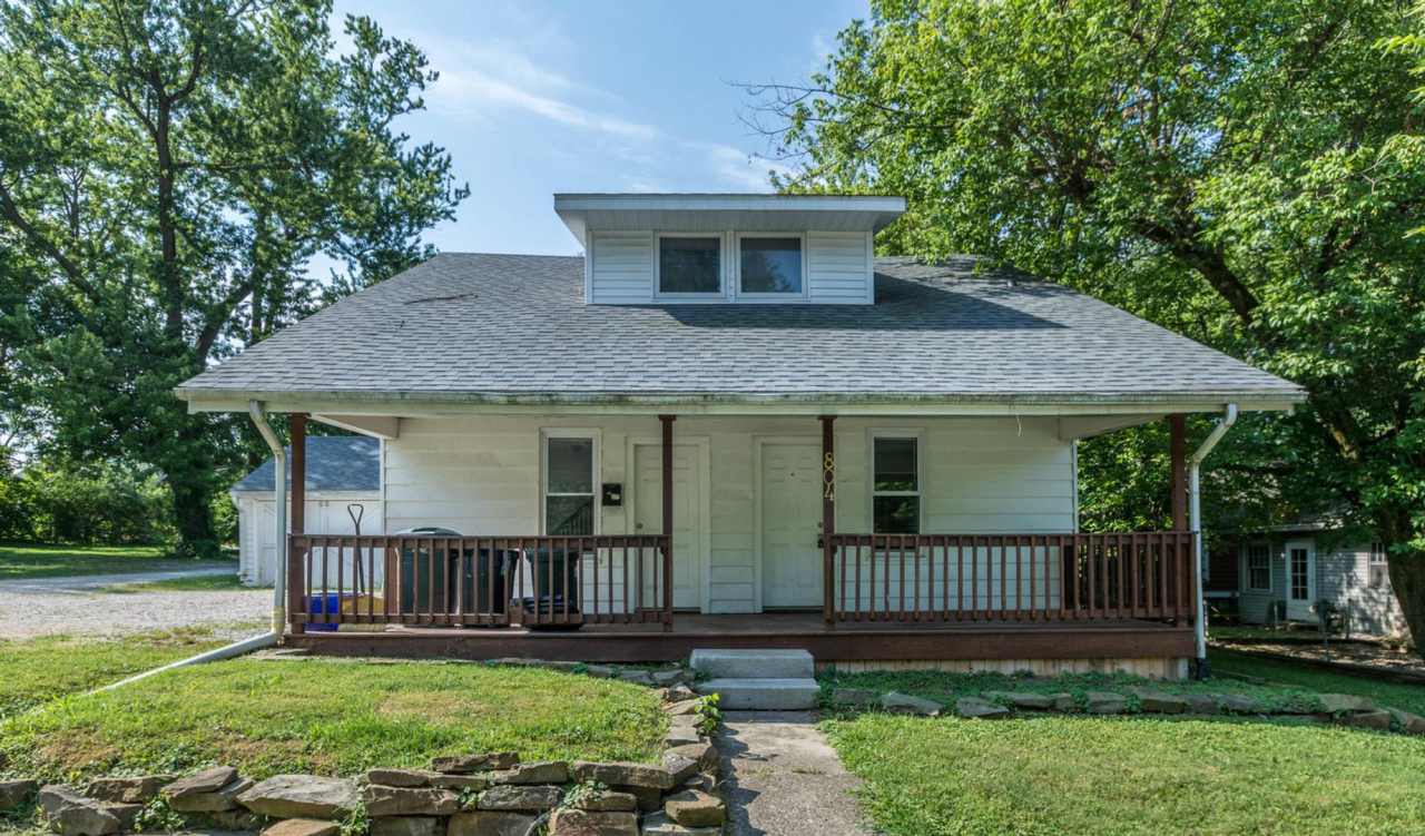 804 E 11th - 5Bed/2Bath - On-Site Parking Available!