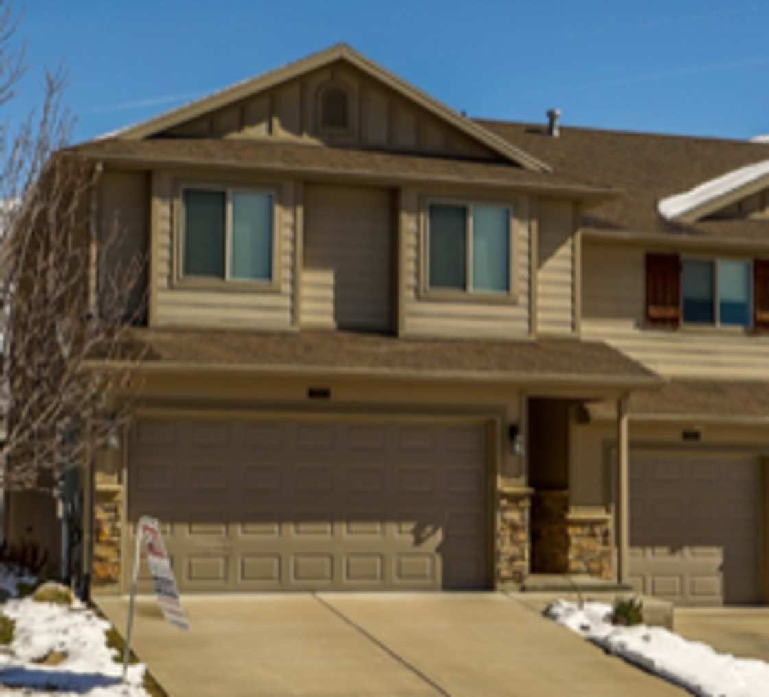 Great 3 Bedroom, 2.5 Bathroom Townhome in Layton!