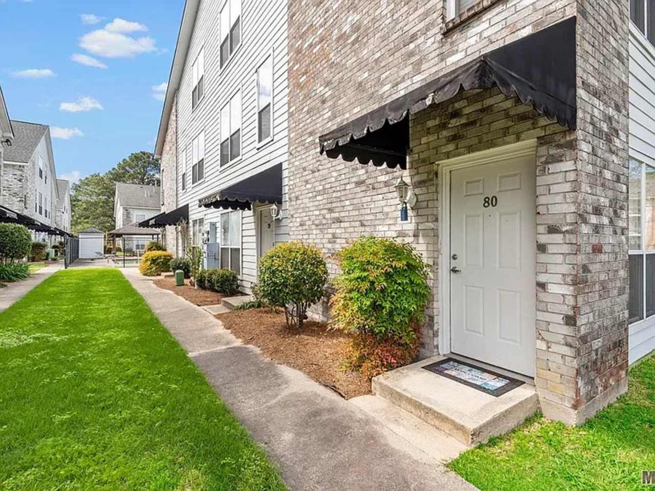 Great 3 BED/3 BATH Condo near LSU!