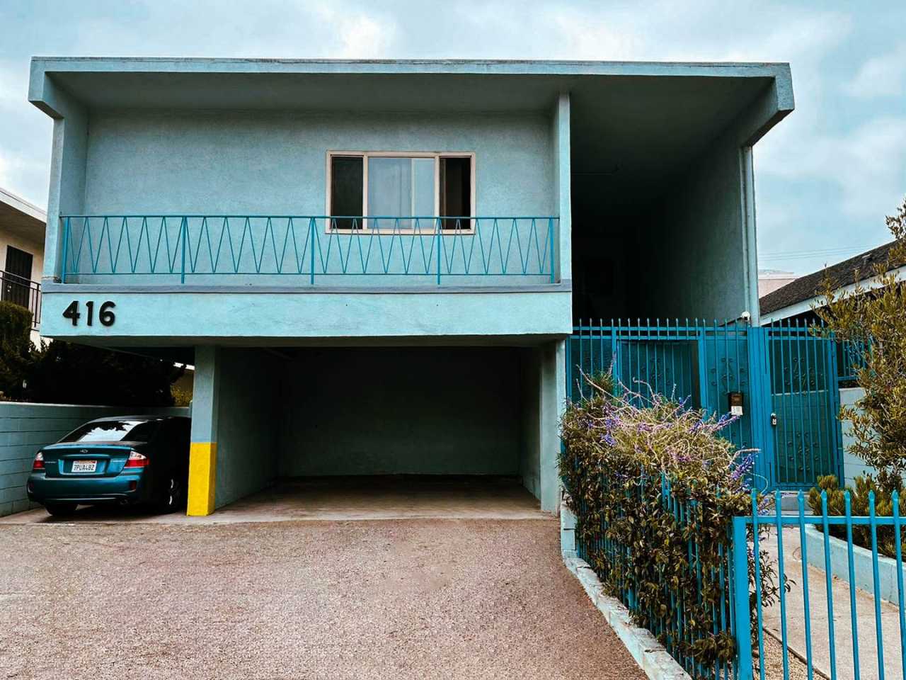 Venice - Close to the Waves - 1st Floor Larger 1-Bedroom W/ Parking