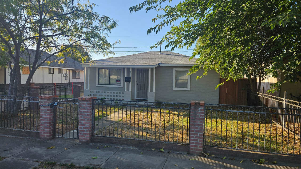Two Bed One Bath Home with Shed and large backyard and large Driveway.