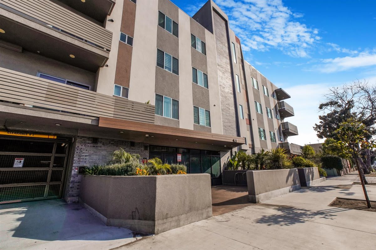 820 S Wilton PlaceUnit 401