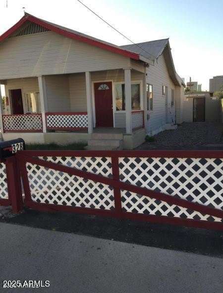 328 N 11th Place unit: B