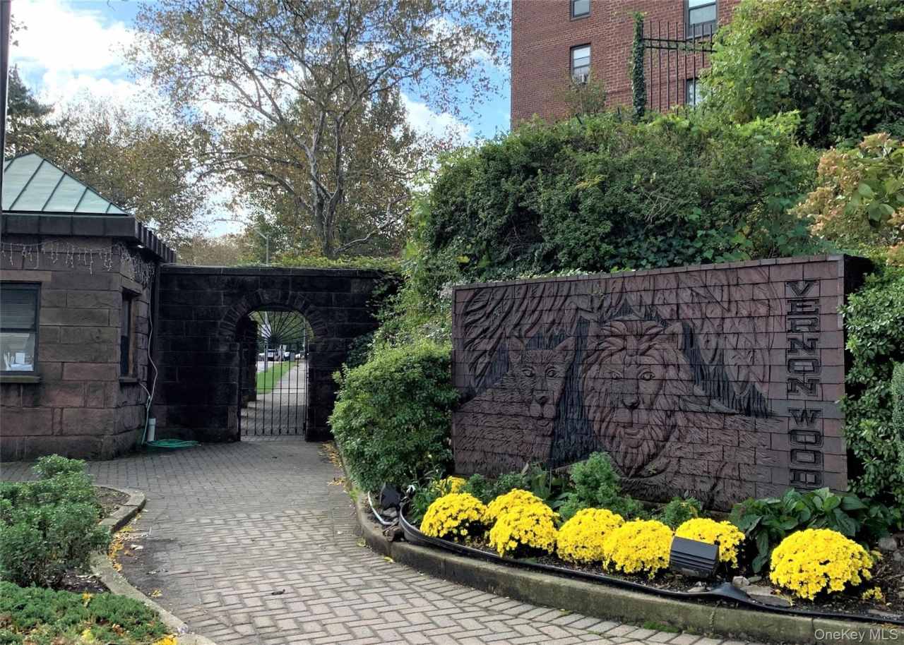 161 Pearsall Drive unit: 6F