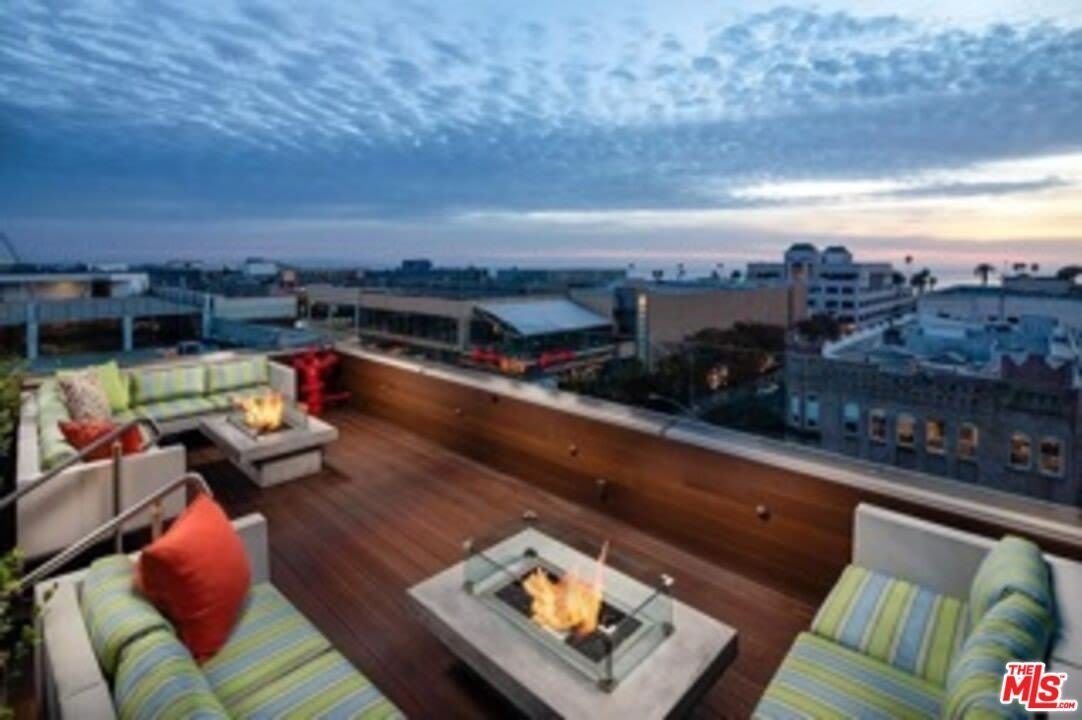 1453 3rd Street Promenade