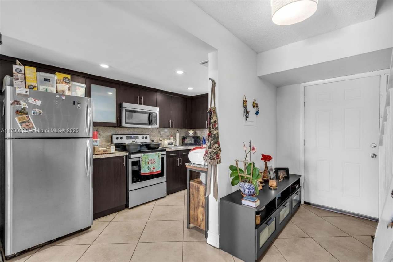 9363 Fontainebleau Blvd