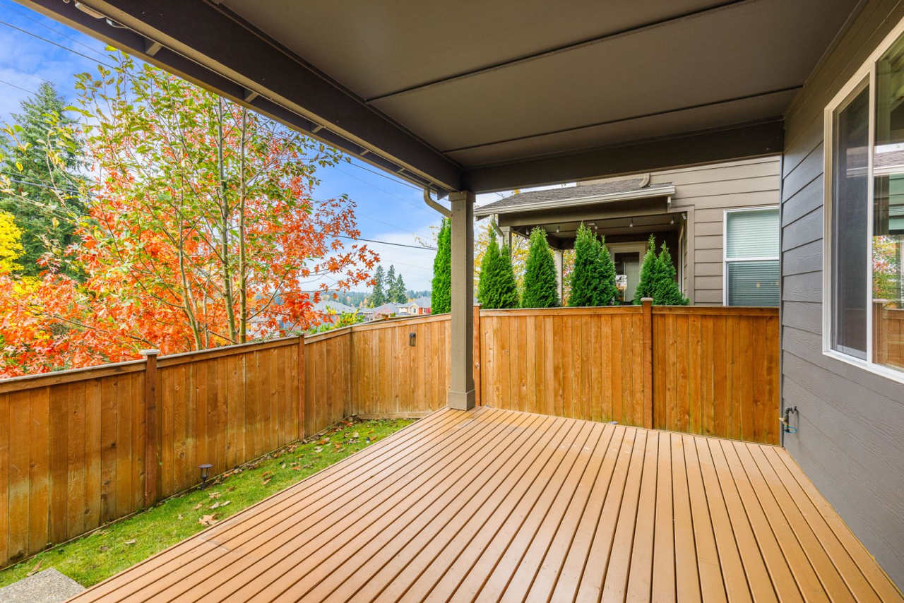 Gorgeous Tons of Upgrades 3 Bedroom Loft  Office Bothell