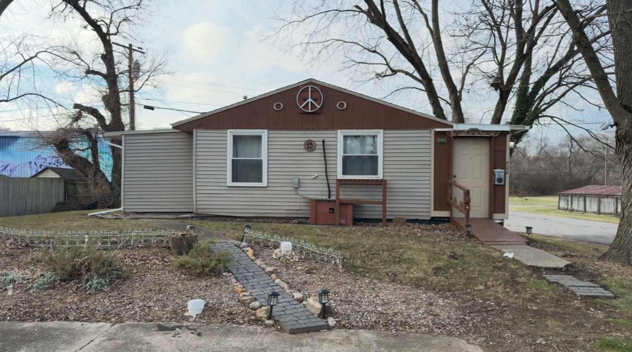 HOUSE....COMPLETELY FURNISHED