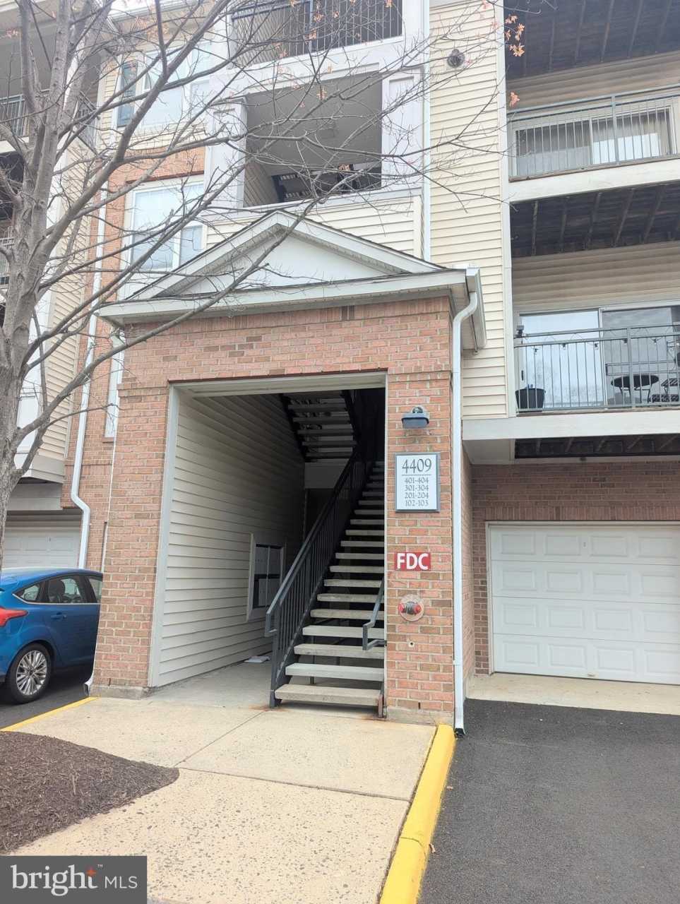 4409 WEATHERINGTON LANE