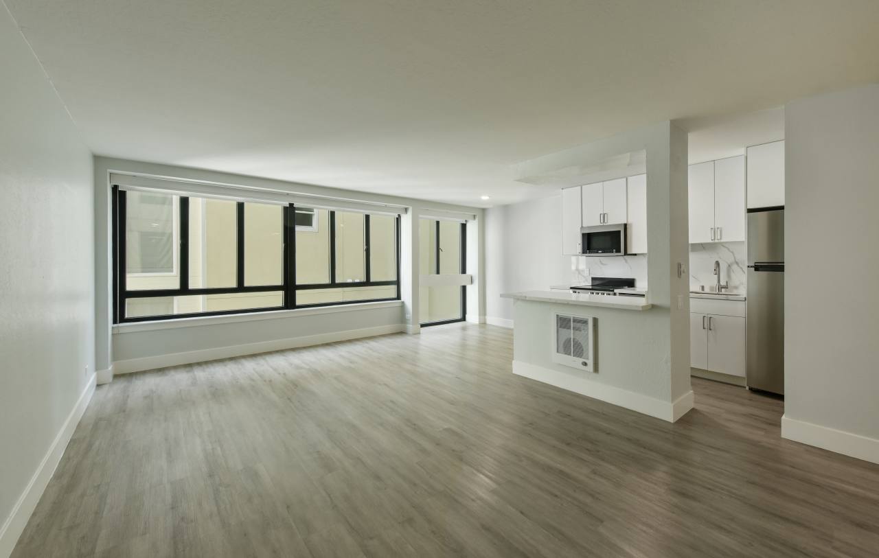 2000 Broadway Street Apartments