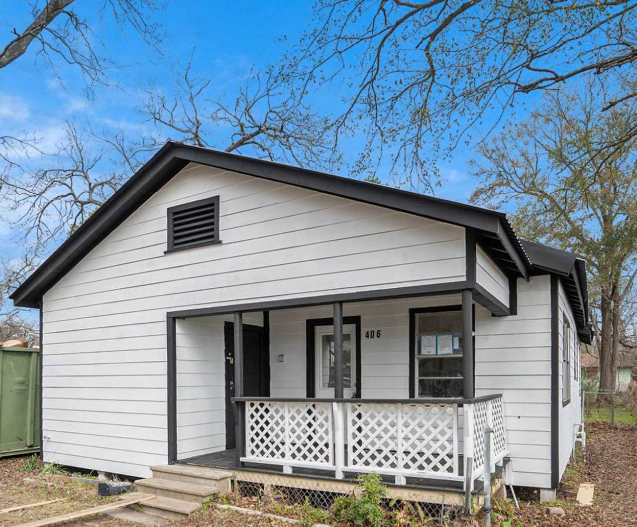 Fully updated / rehab 3 bedroom - 2 bath in Cleveland TX
