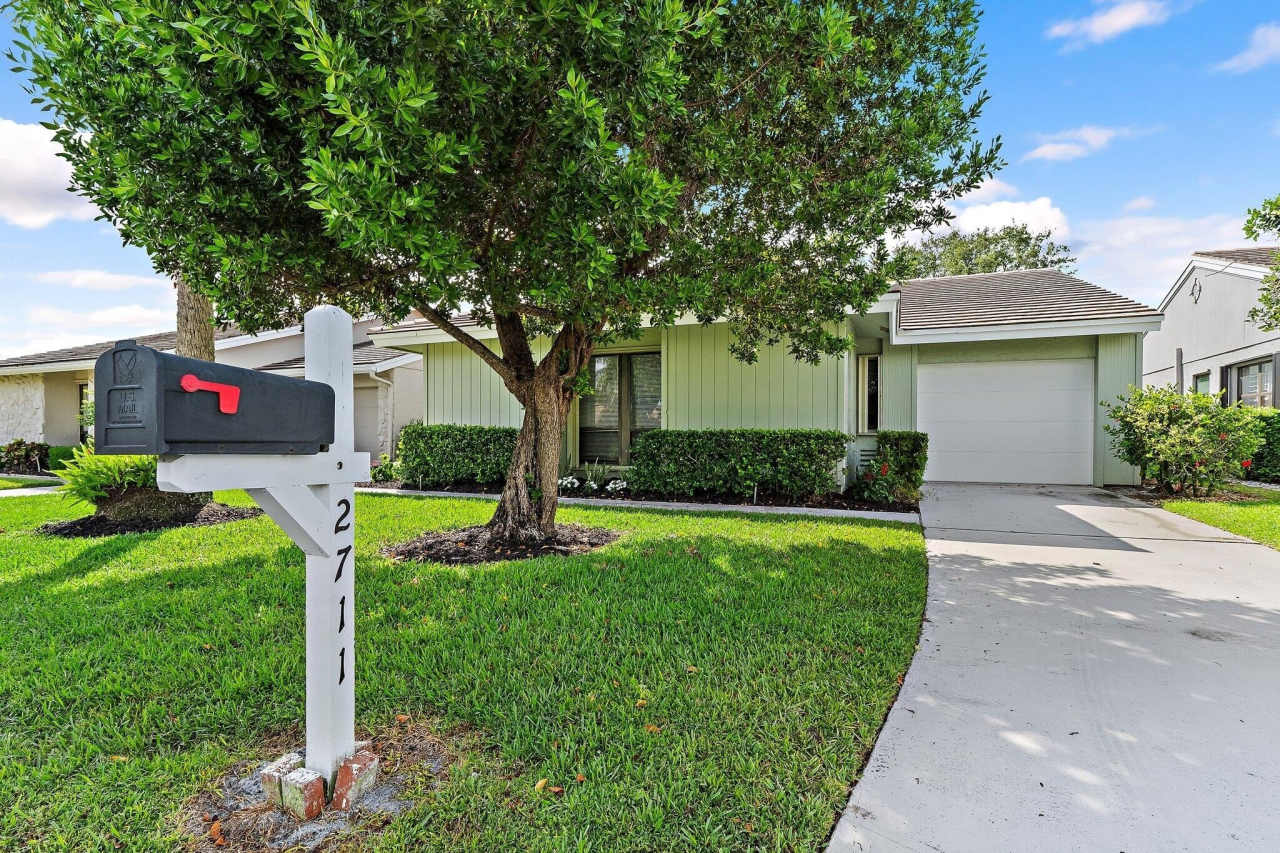 2711 SW Egret Pond Circle