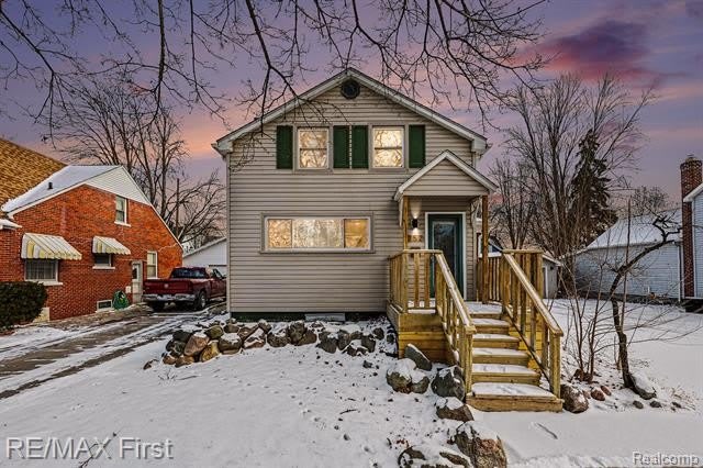 252 N William Street