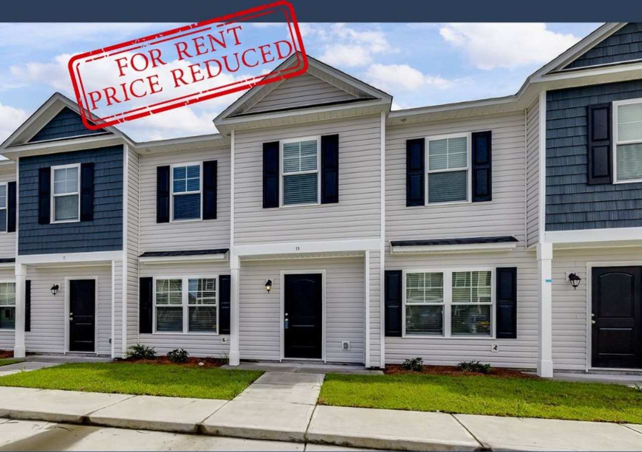 3 Bed 2.5 Bath TOWNHOMES with MOVE-IN-SPECIALS!!