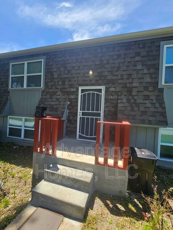 746 N 70th St