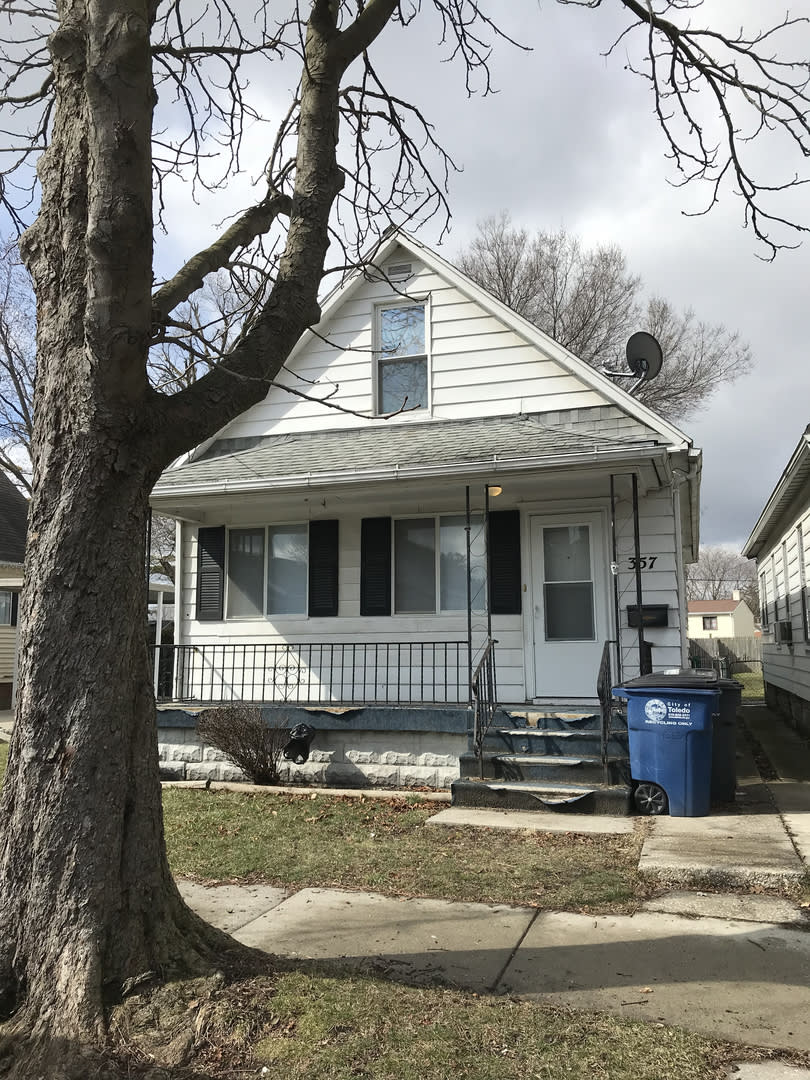 2 Bedroom House with Bonus Room