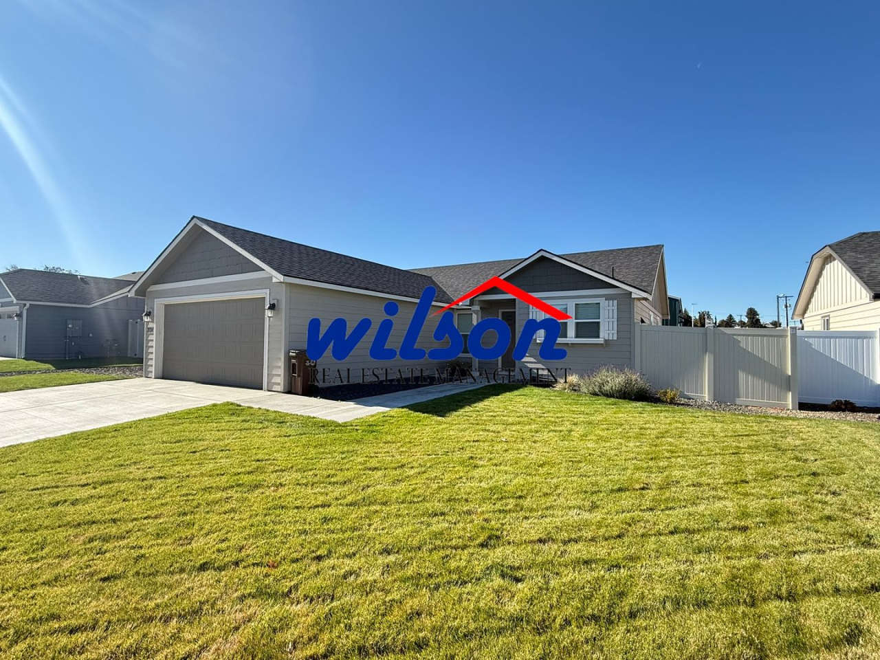 3BD/2BA - Stunning Modern Home in Desirable West Valley!