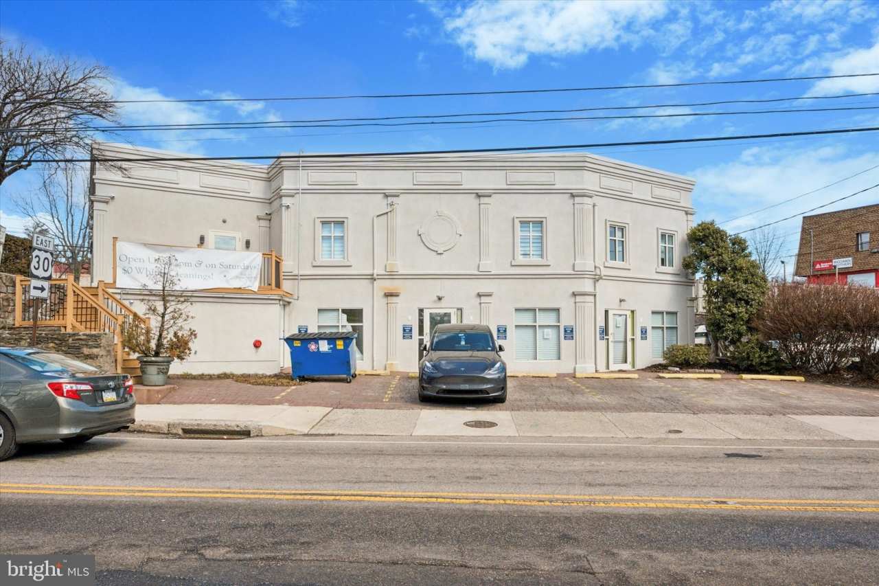 398 W LANCASTER Avenue