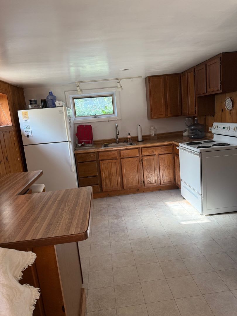 Quiet 1-Bedroom Garden-Level Apartment near CU