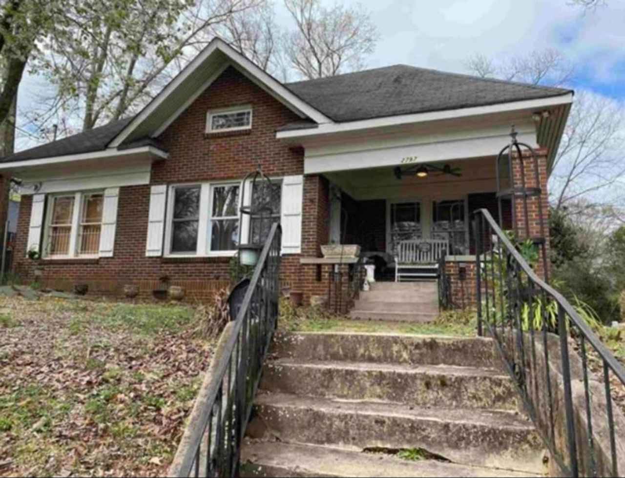 3 bedroom 2 bath beautiful home with tons of character!
