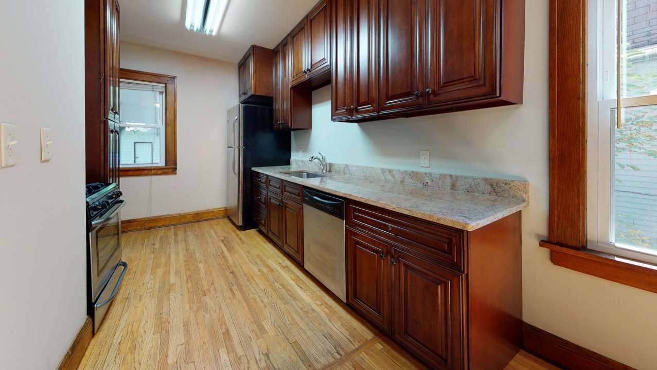 Affordable 5-Bedroom House / Close to U of M Campus