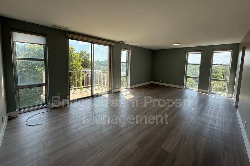 2230 S Patterson Blvd