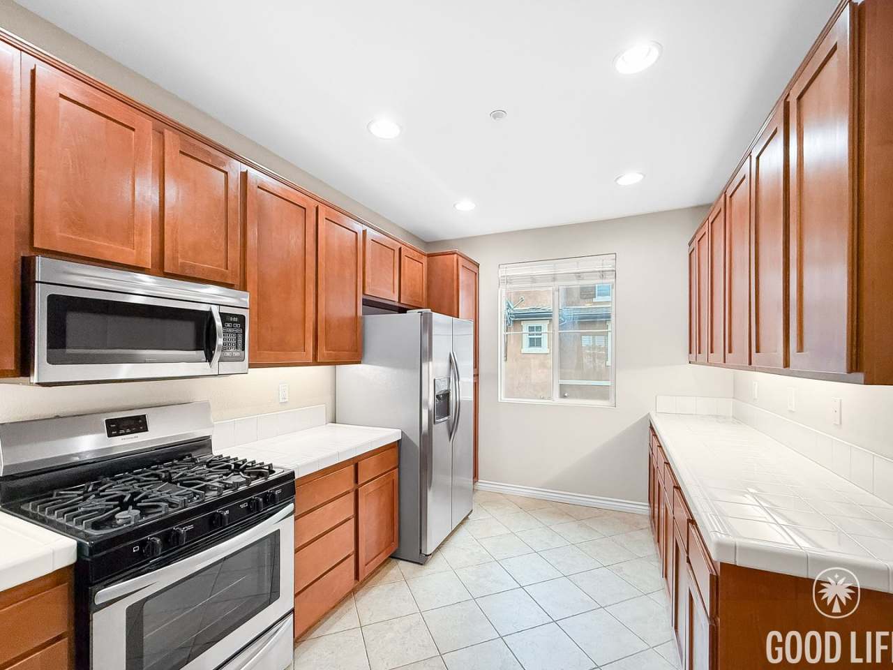 Beautiful 4B/4BA Home w/ Canyon Views  Great Layout!