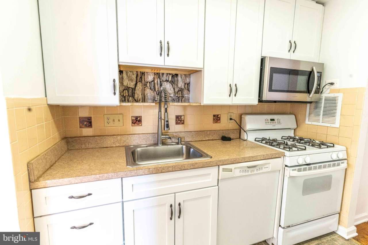 4343 CHERRY HILL Road unit: 305