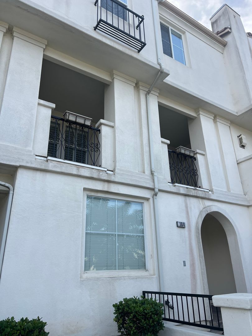 West Ventura Condo with a three car garage!