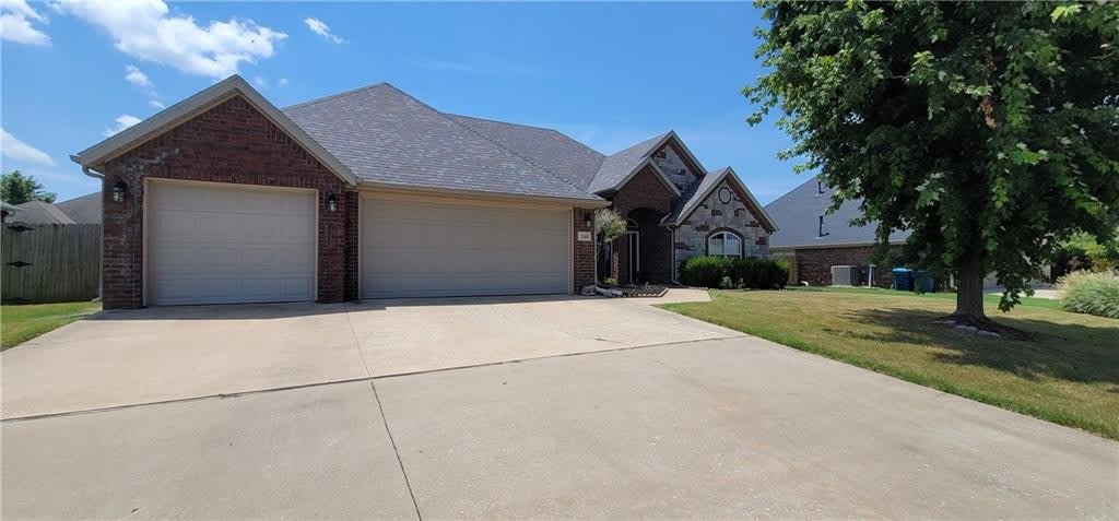 2305 Chinquapin  AVE