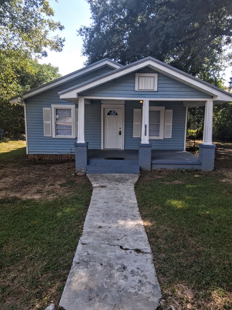 Charming 2 Bedroom Home in the Heart of Oxford!