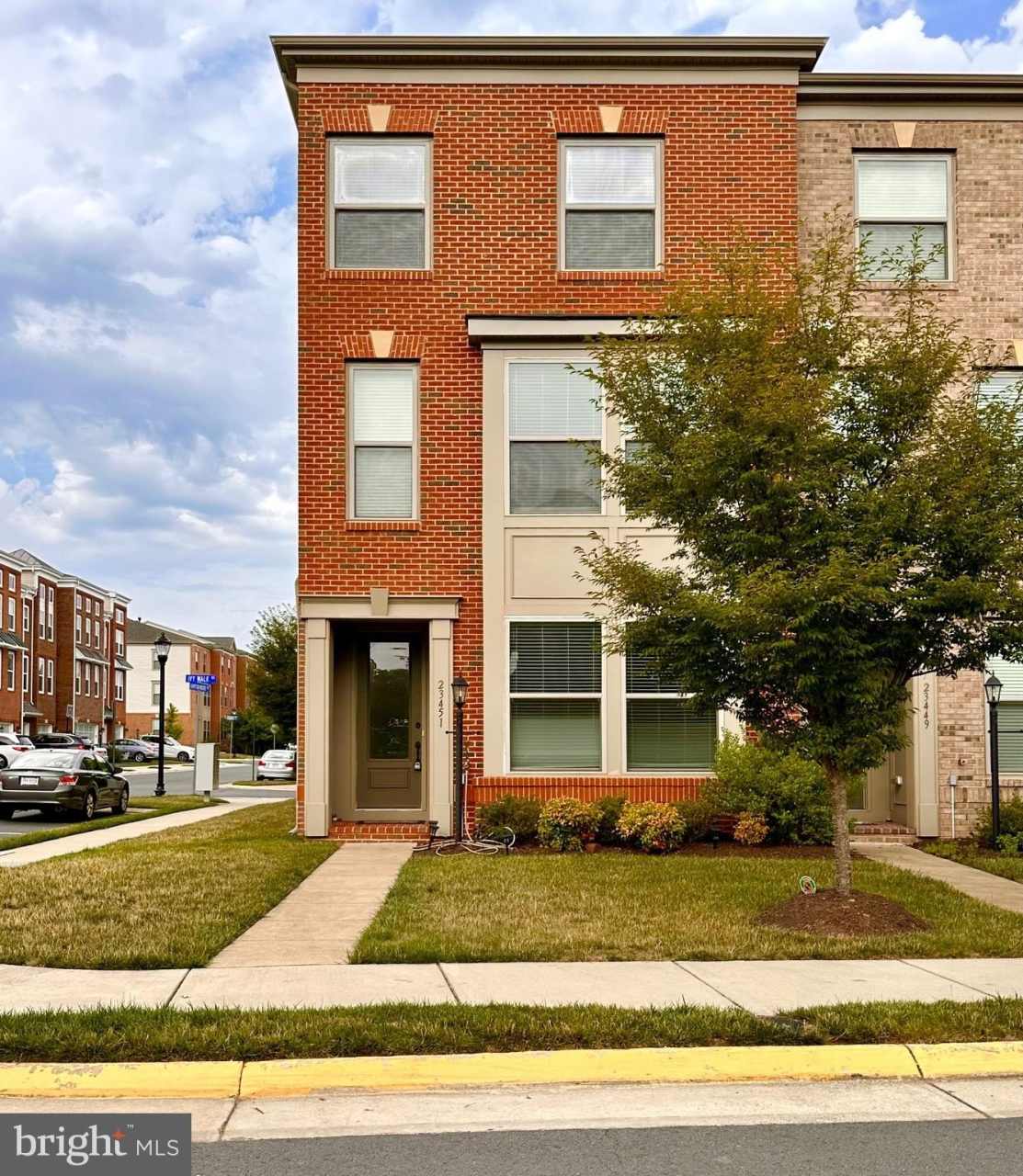 23451 EPPERSON SQUARE