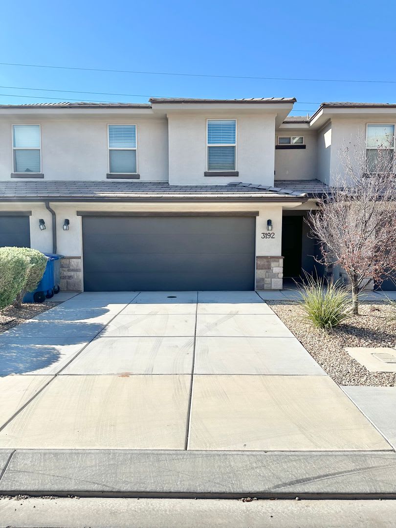 Great townhome in Little Valley Area. Price Reduced!!