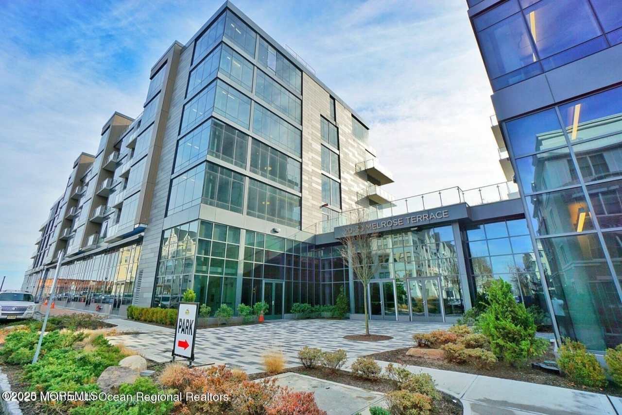 30 Melrose Terrace unit: 404