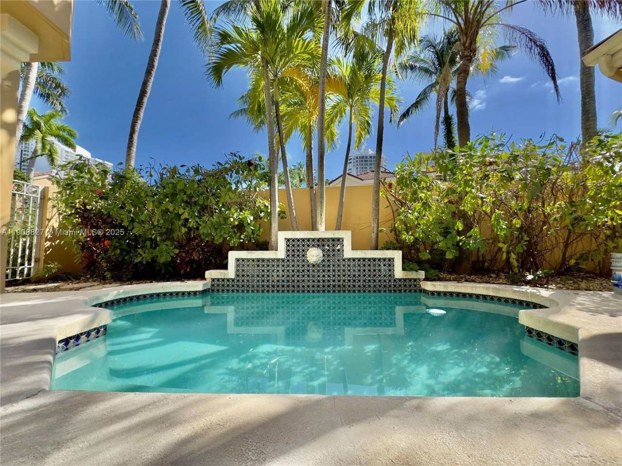 3728 NE 208th Terrace 3728, Aventura, FL 33180