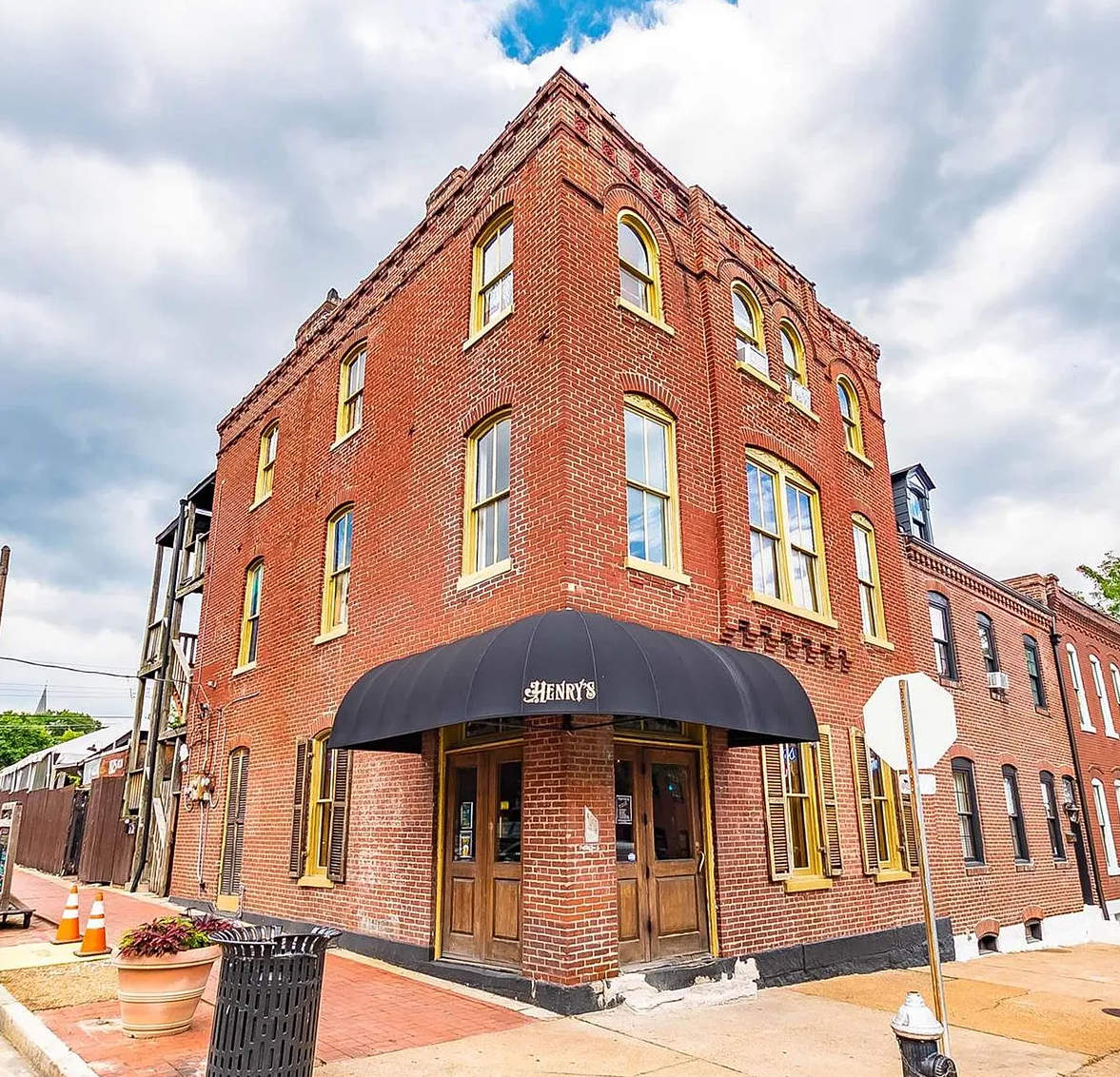 825 Allen Avenue - 3