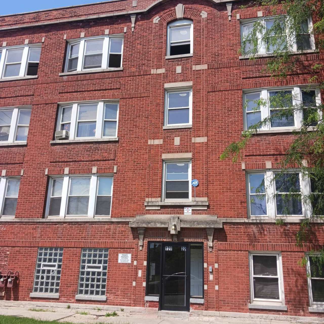 Great 2 Bedroom unit, with a Wonderful Management Company