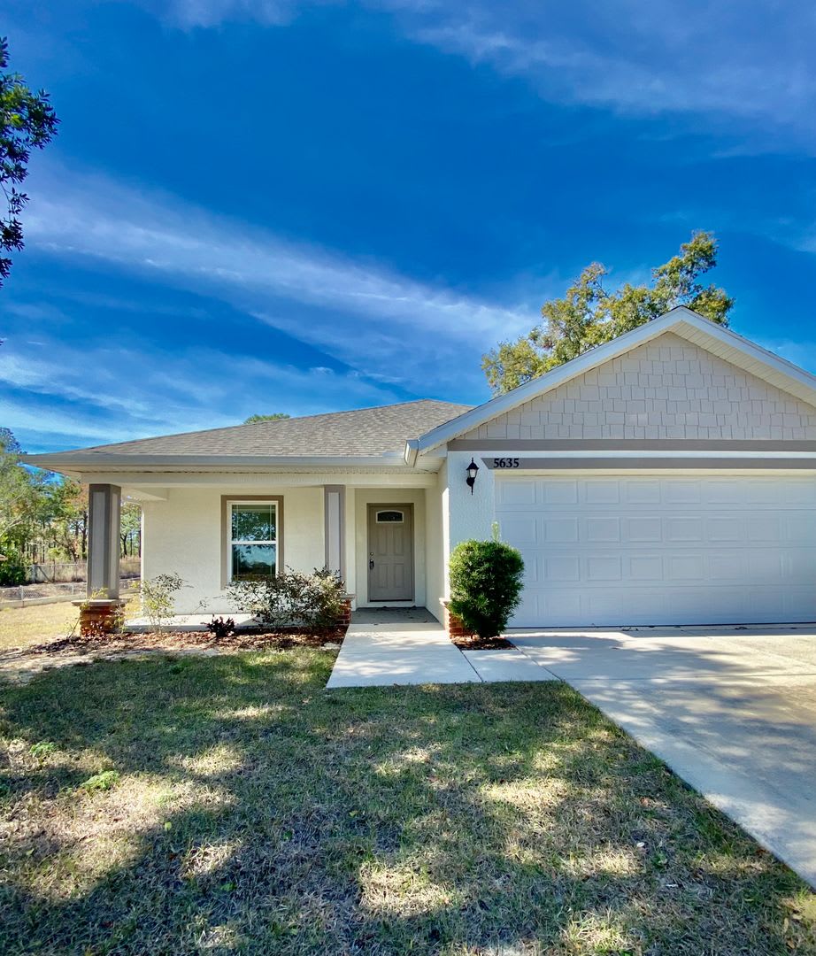 BEAUTIFUL Newer Home 3/2/2 Spring Hill, 1589 Sq Ft