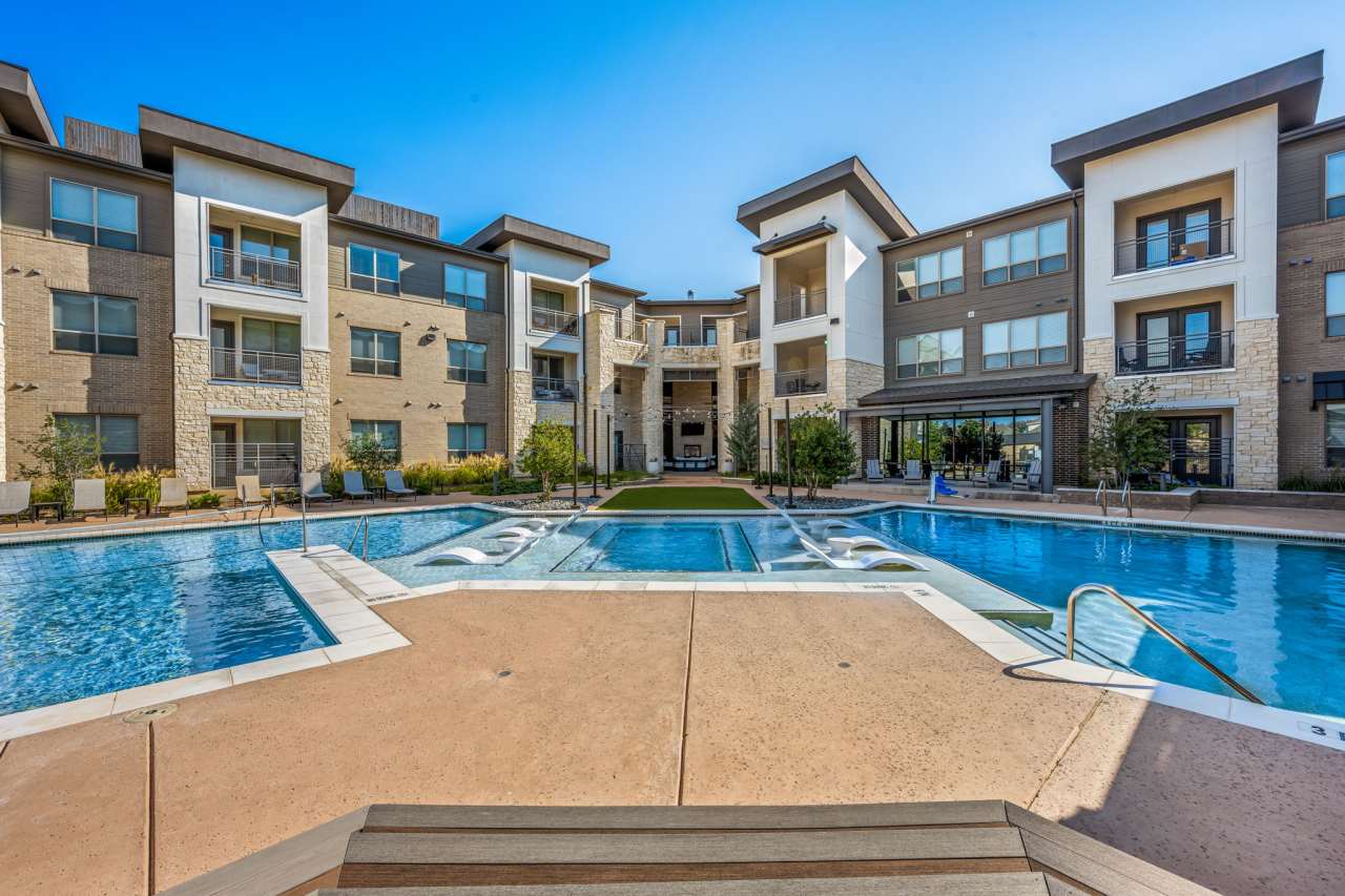 Hunters Creek Apartments